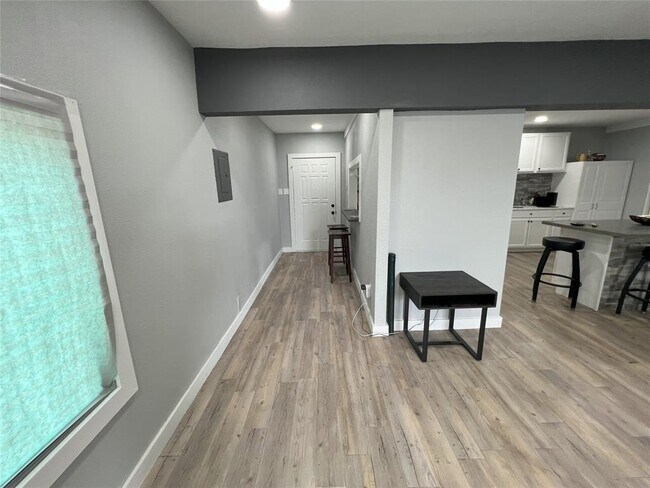 Building Photo - 128 Skyview Terrace