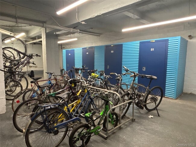 Building Photo - 8 Barstow Rd