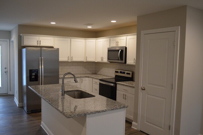 Building Photo - 4007 Ruby Rose Rd