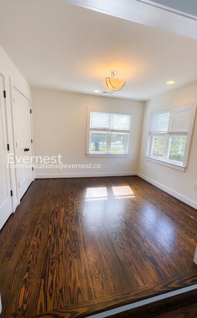 Building Photo - 4 Bed, 3 Bath Home with Fenced Yard / Pet-Friendly / Available Now!