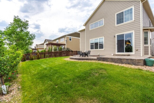 Building Photo - Bright, Spacious & Full of Charm Inside an...