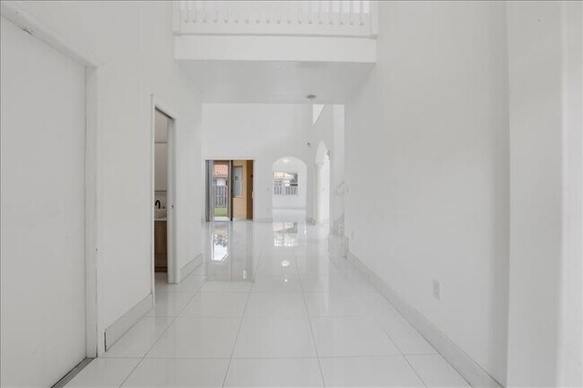 Building Photo - 3802 SW 165th Terrace