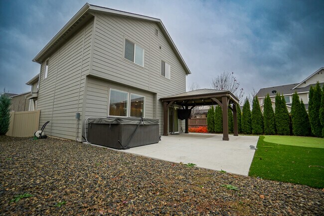 Building Photo - 6113 N Colosseum Ave