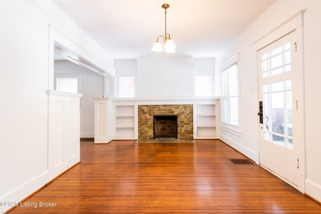 Building Photo - 1604 Edgeland Ave