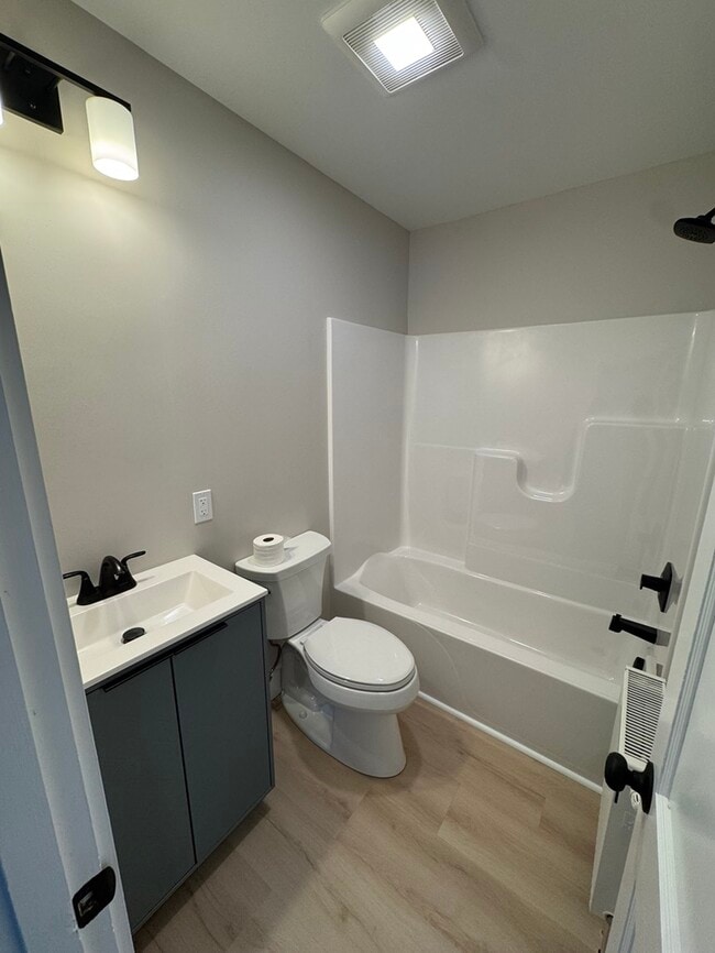 Building Photo - 290 Squantum Rd