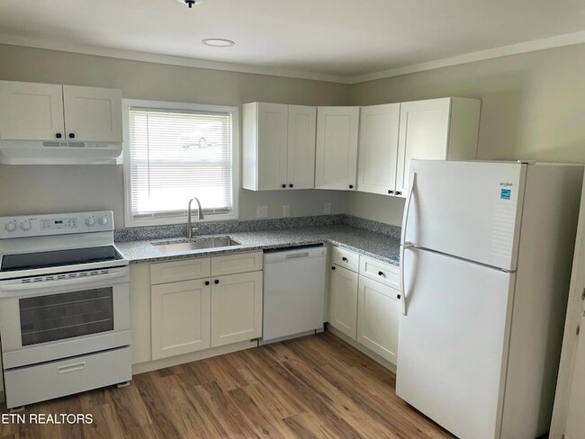 Building Photo - 440 W Outer Dr