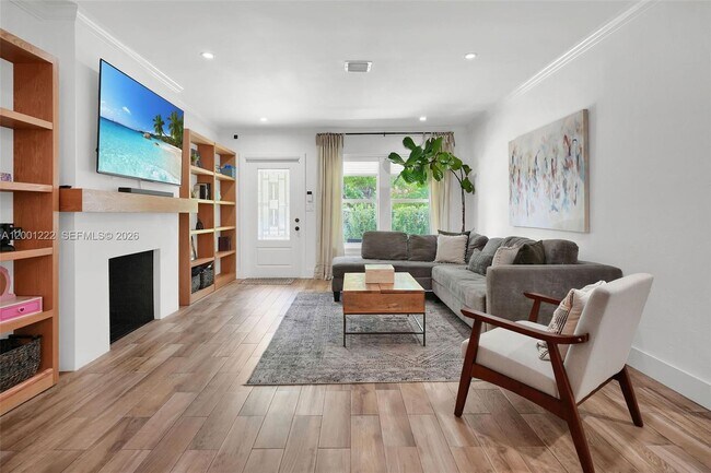 Building Photo - 2311 SW 9th Ave