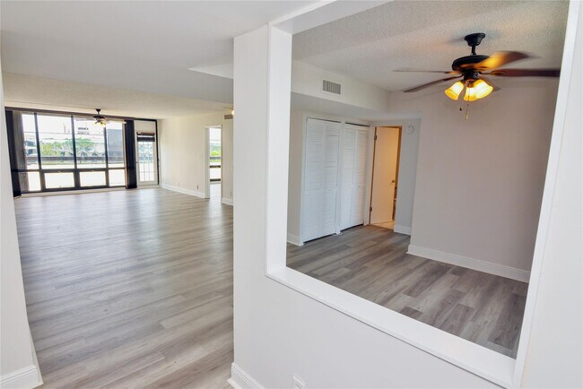 Building Photo - 1401 S Federal Hwy