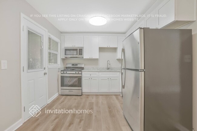 Building Photo - 544 Oakside Dr SW