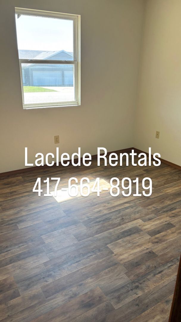 Building Photo - OCTOBER SPECIAL!!!! 3 Beds 2 Bath House