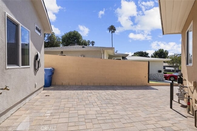 Building Photo - 10801 1/2 Wescott Avenue Unit