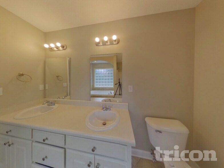 Building Photo - 623 Secretariat Dr