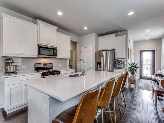 Building Photo - 281 Satsuma Dr