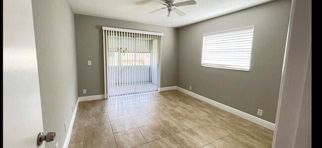 Building Photo - 174 Burgandy Way