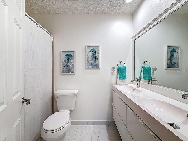 Building Photo - 9981 Eagles Point Cir