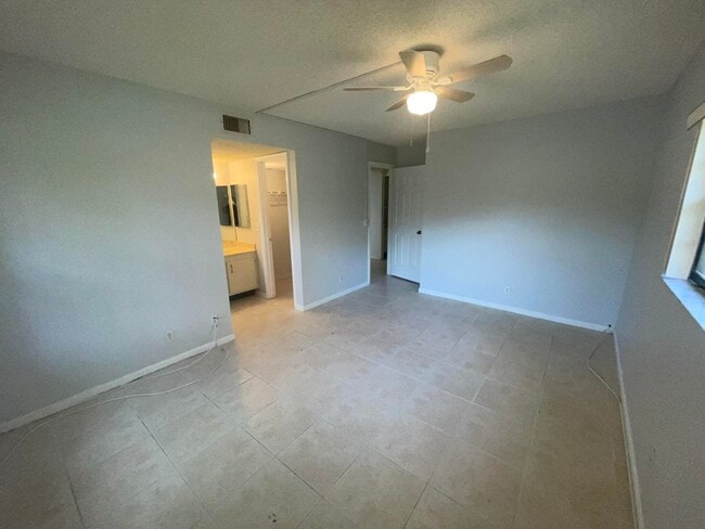 Building Photo - 4185 Oak Terrace Dr