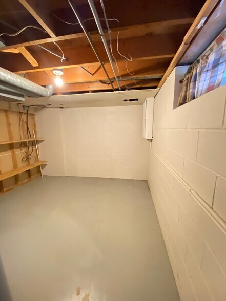 Building Photo - 807 Elm Creek Cir