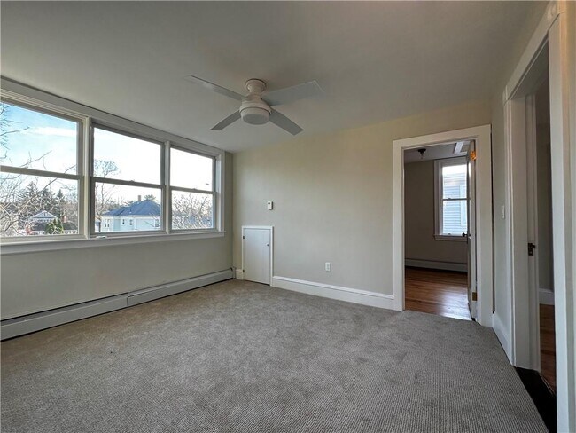 Building Photo - 100 Maple Ave