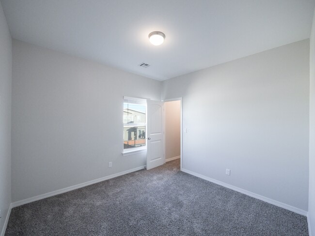 Building Photo - 917 Ada Ln