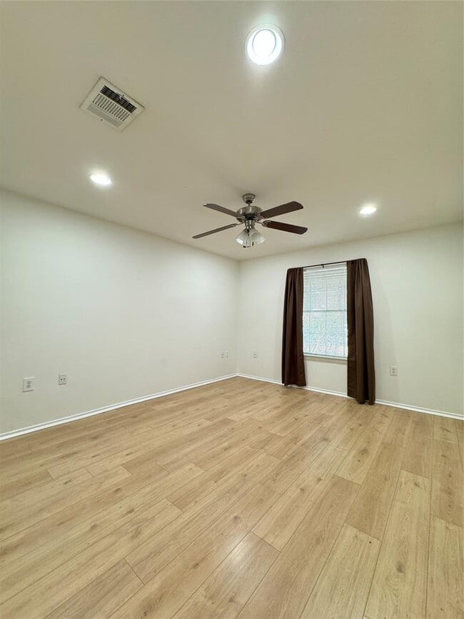 Building Photo - 9000 Spiceland Cir