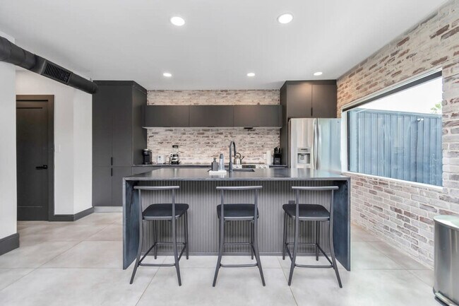 Building Photo - 2703 Blodgett St