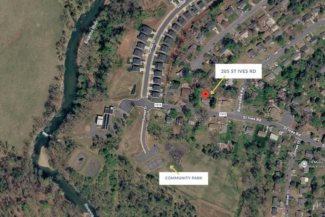 Building Photo - Move-in Ready Northern Albemarle County Home