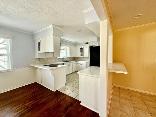 Building Photo - 5215 Cheena Dr