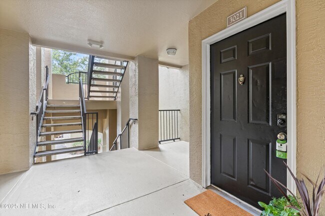 Building Photo - 1655 The Greens Way