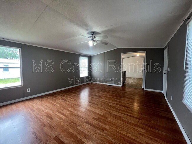 Building Photo - 8400 W Oaklawn Rd
