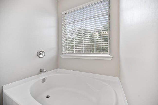 Building Photo - 1010 Society Way