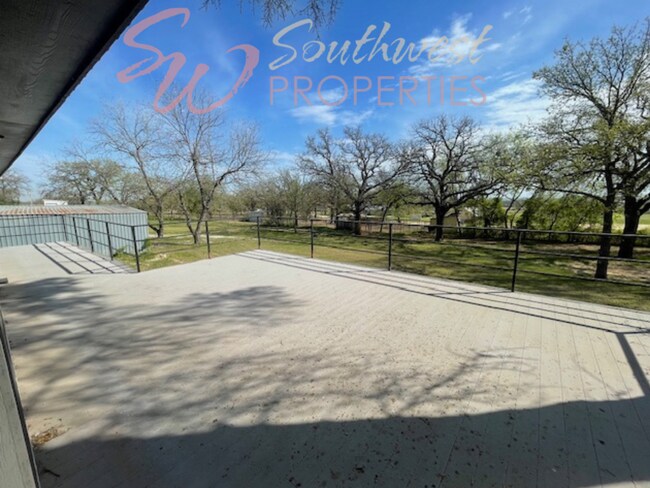 Building Photo - 3 Bedroom 2 Bathroom in the country!