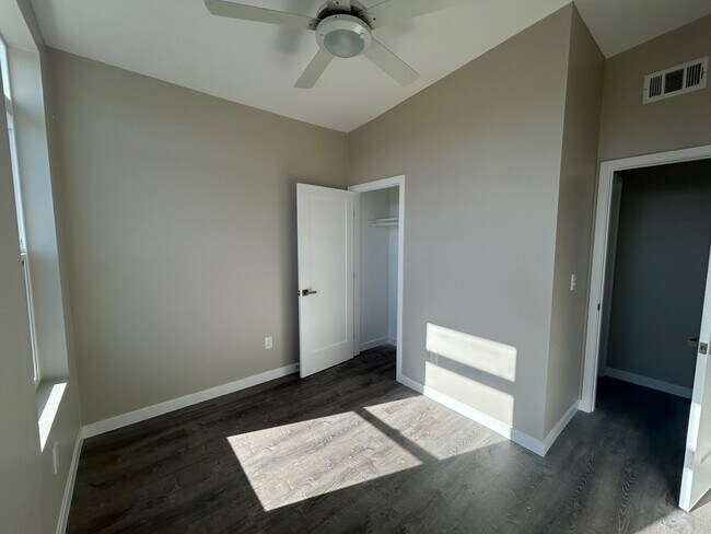 Building Photo - Newly Built 4 bed House! Prime Location