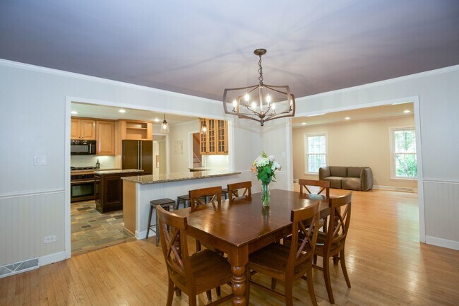 Building Photo - Stunning home in Weymouth Woods Southern P...