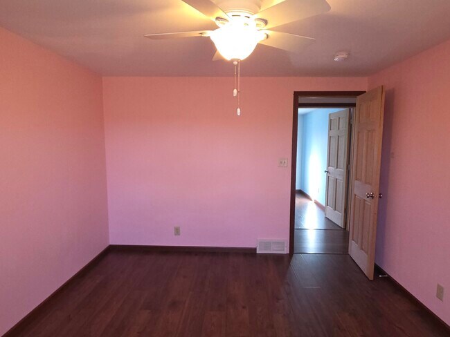 Building Photo - N67W28710 Longview St