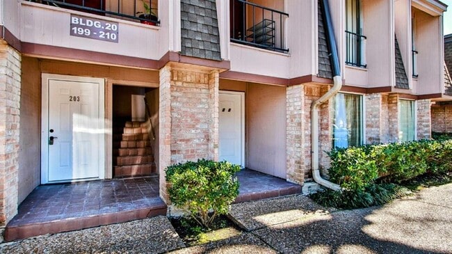 Building Photo - 12633 Memorial Dr