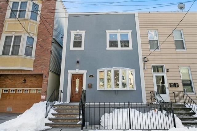 Primary Photo - 24 W 19th St