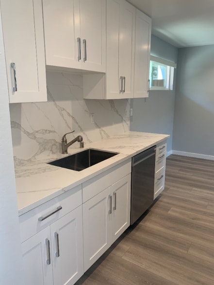 Building Photo - 1340 Palos Verdes Dr