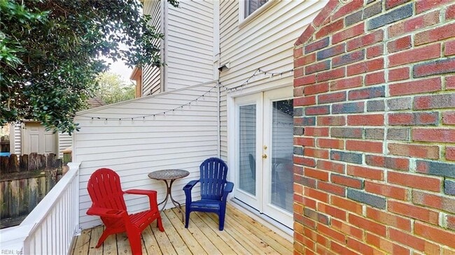 Building Photo - 742 Lord Dunmore Dr