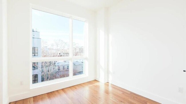 Building Photo - 3 bedroom in BROOKLYN NY 11237