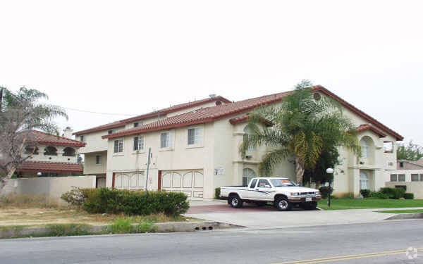 Primary Photo - 151 N Wilcox Ave
