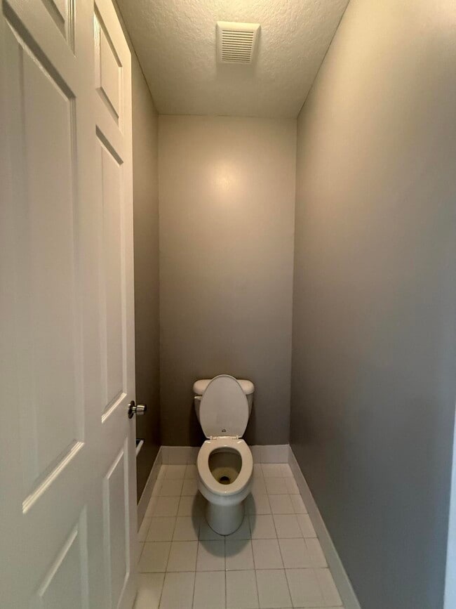 Building Photo - 2851 Prospect Rd