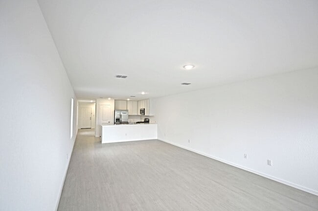 Building Photo - 463 River Run Wy