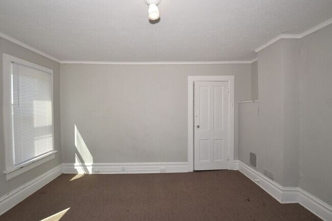 Building Photo - Spacious 2 bedrooms with their own bathroom suite