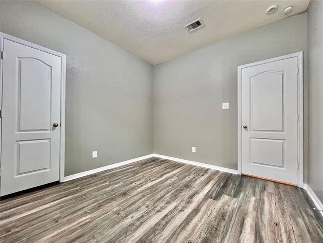 Building Photo - 835 E Tide Bay Cir