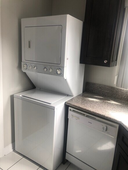 Washer and dryer - 1250 Edris Dr