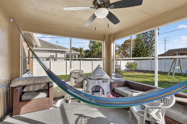 Building Photo - 1121 SW Ivanhoe St