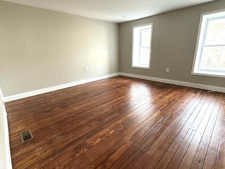 3rd bedroom - 4331 Main St