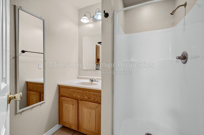Building Photo - 1025 Rice St