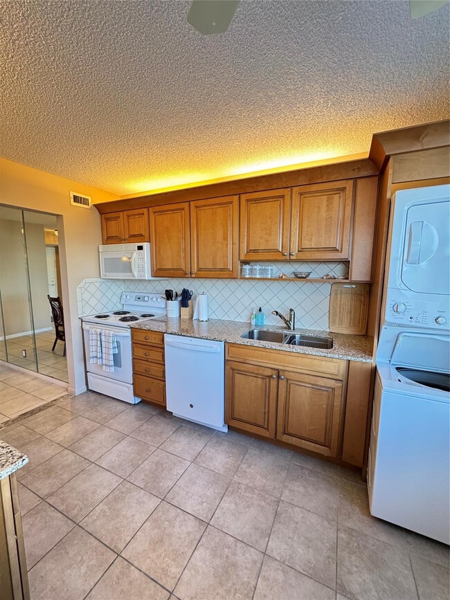 Building Photo - 5200 N Ocean Blvd