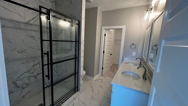 Building Photo - Luxury 3BR/3BA Townhome in Spain Park School District – Available Now